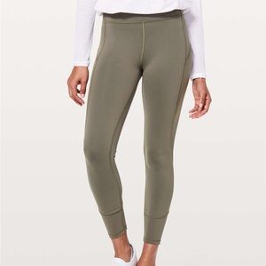 LULULEMON IN MOVEMENT 7/8 TIGHT *EVERLUX 25" SIZE 6 EUC SAGE GREEN